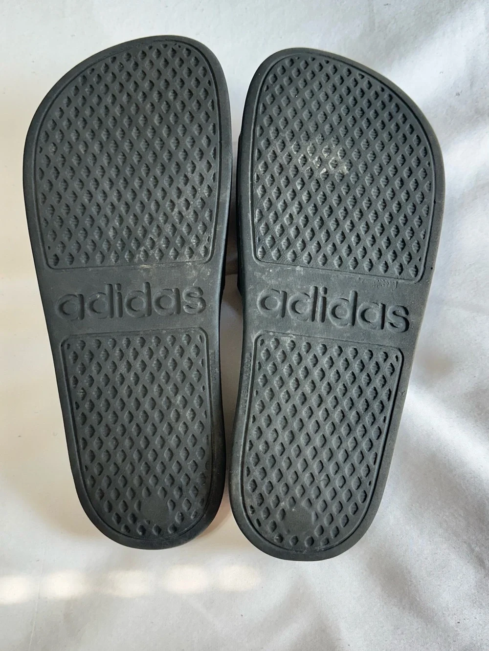 Boys Adidas size 7 slides